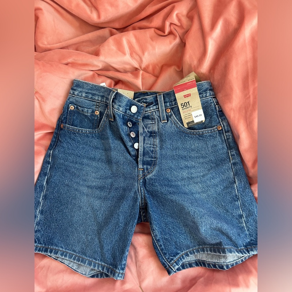 Levi shorts brand new size 25